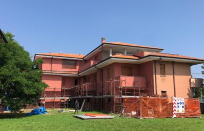 Esterno palazzina retro lavori - cantiere