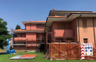 Esterno palazzina retro - cantiere facciata